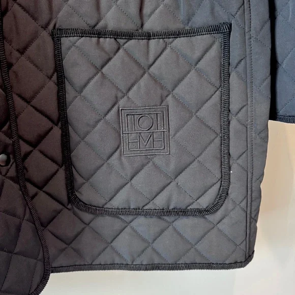 Quilted Barn Jacket in black